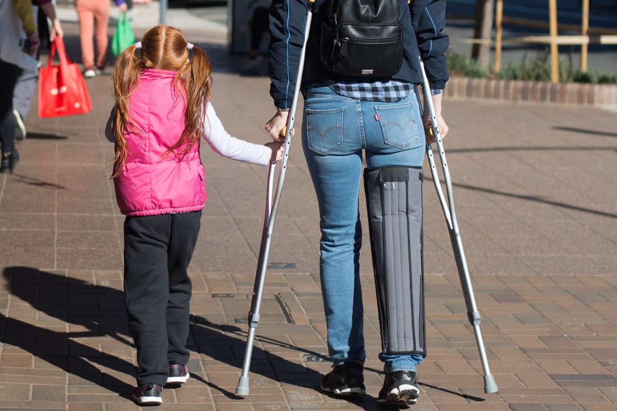 Learn How To Wear A Knee Brace With Pants | 5 Simple Tips To Consider