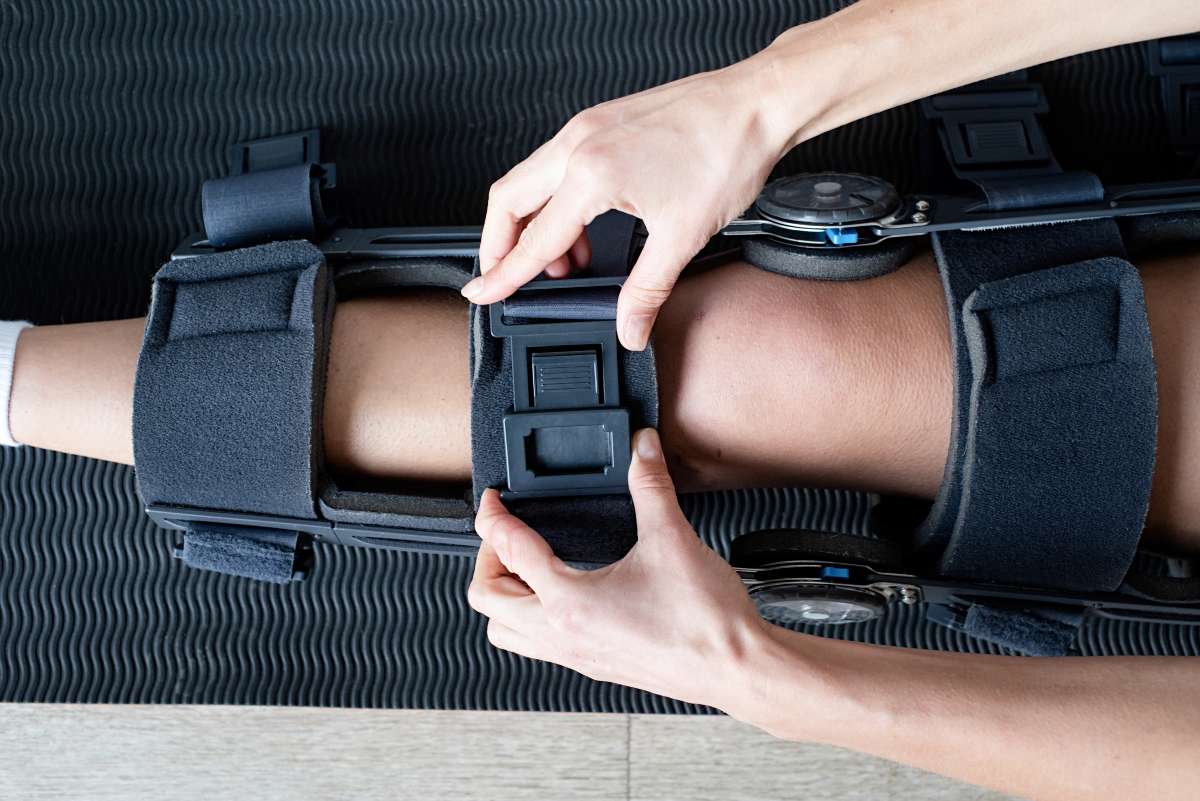 How To Wear Knee Brace After ACL Surgery? | 5 Quick Tips